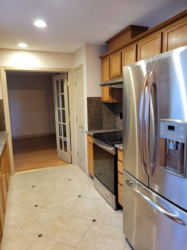 Building Photo - Updated House in NE Salem - Fenced Yard - Pet Friendly