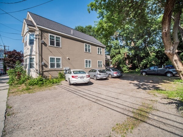 Building Photo - 145 Murdock St