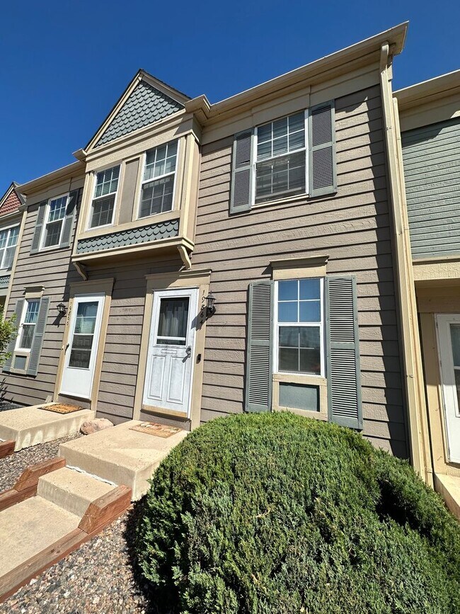 Building Photo - Parker Rowhome