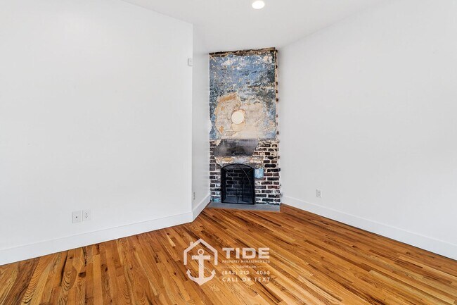 Building Photo - 40 Poinsett St