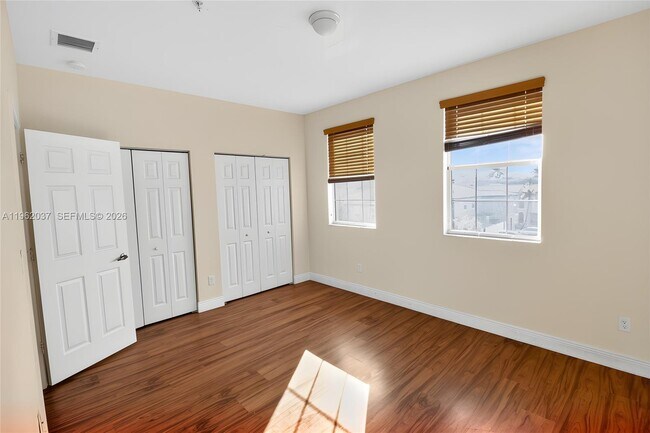 Building Photo - 1032 SW 147th Ave