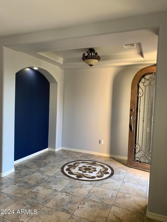 Building Photo - 2219 E Wisteria Dr