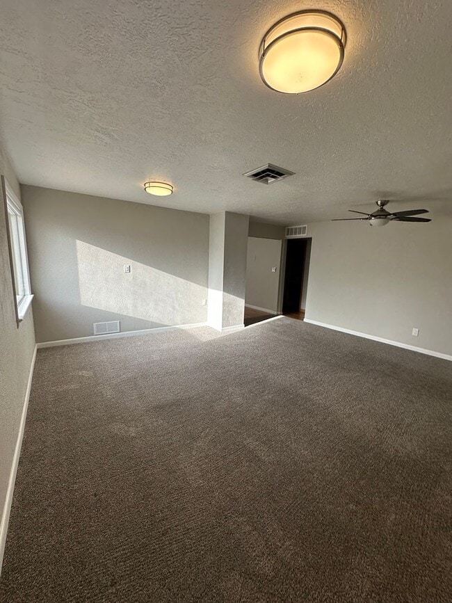 Building Photo - Great location in Meridian for this 3 bedroom 2 bath home.