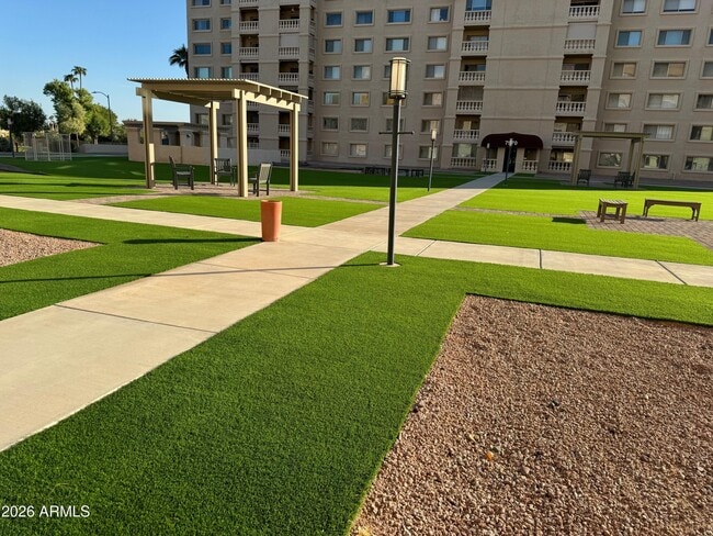 Building Photo - 7950 E Camelback Rd