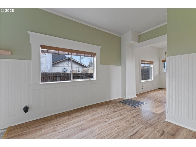 Building Photo - 4805 NE 110th Ave