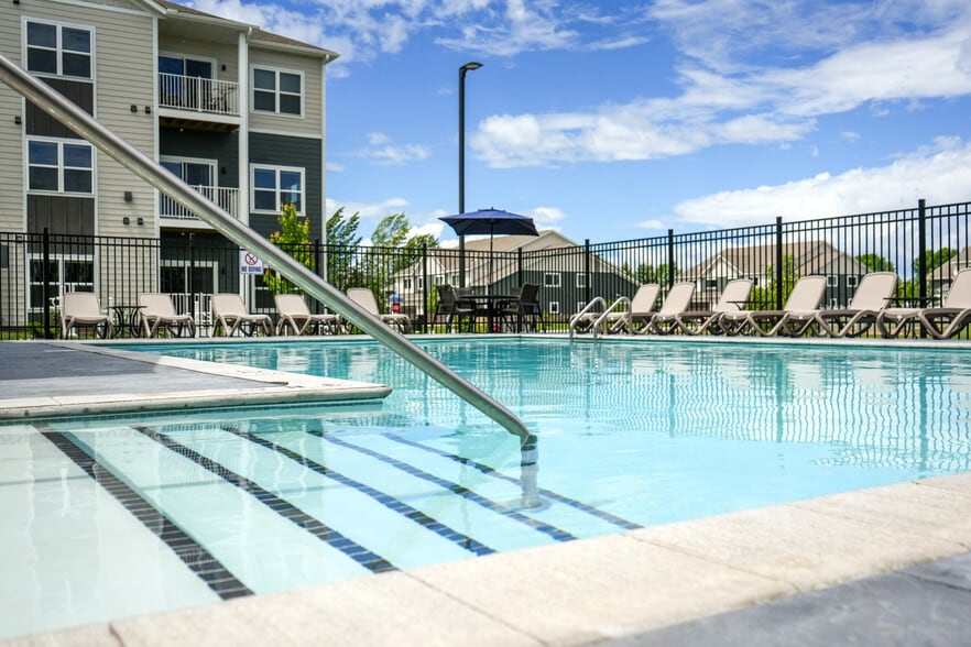 Community Pool - Kingston Crossings