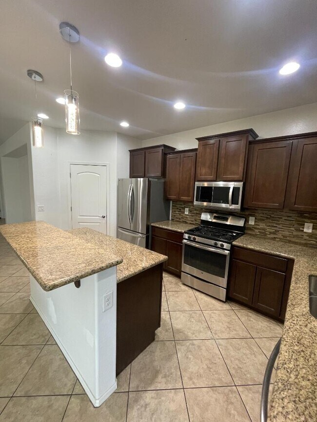Building Photo - 4425 E Muriel Dr