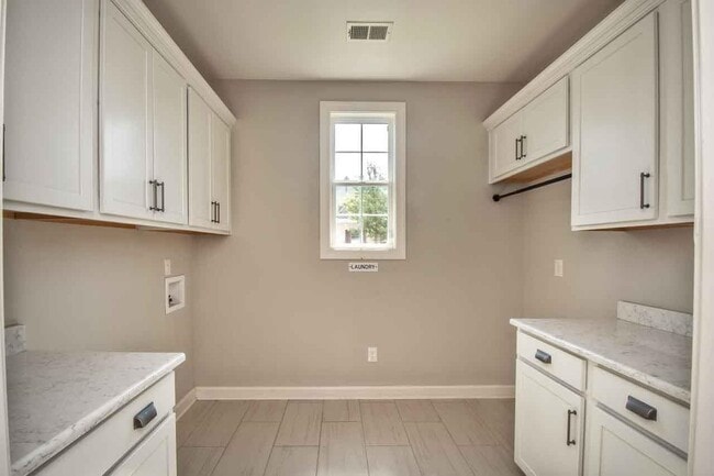 Building Photo - 10441 Sockeye Dr