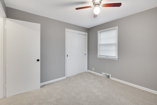 Building Photo - 3609 Maple Ave