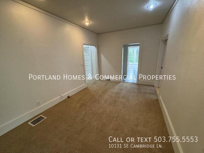 Building Photo - 10131 SE Cambridge Ln