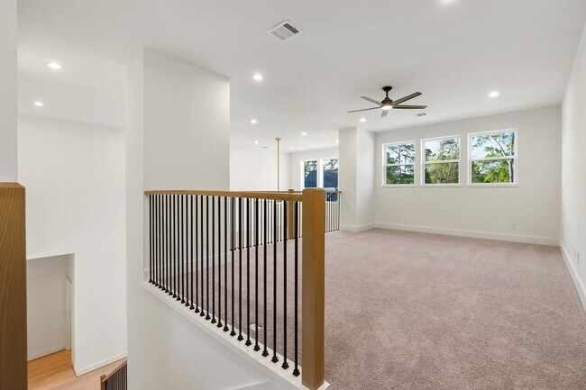 Building Photo - 1420 Flamingo St