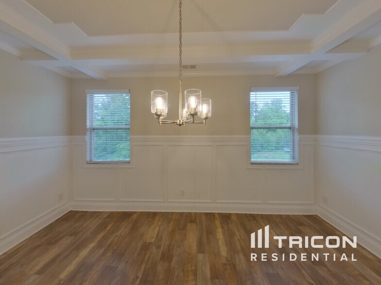 Building Photo - 2134 Pathfinder Dr