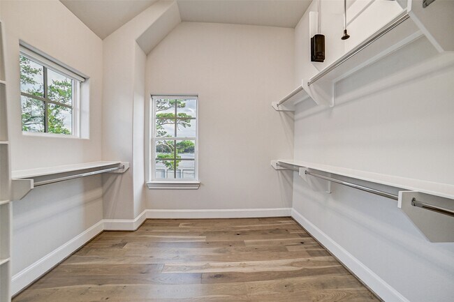 Building Photo - 2218C Lou Ellen Ln