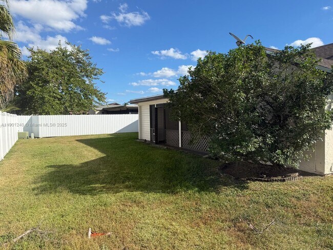 Building Photo - 11701 NW 37th Pl