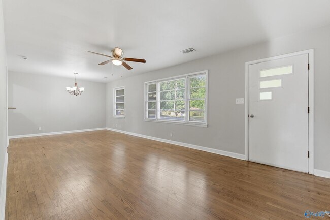 Building Photo - 1607 Clb Vw Dr NW