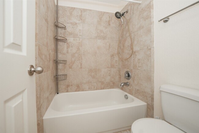 Building Photo - 4426 Greenwood Trace Ln