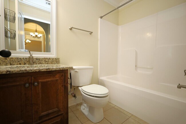 Building Photo - 4338 Kenilworth Cir