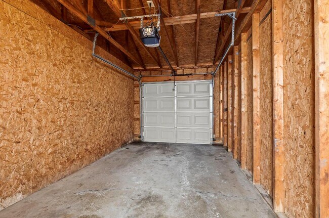 Building Photo - 2447 Brady Commons Dr