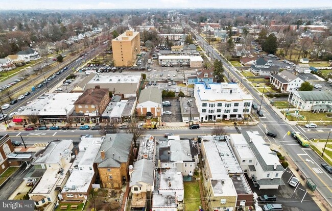 Building Photo - 508 Station Ave