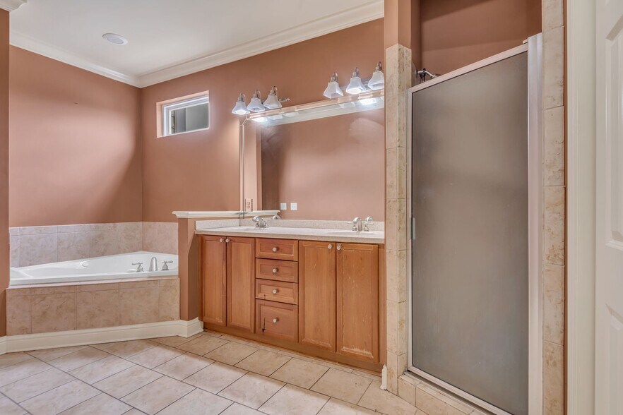Building Photo - 4316 Summercrest Blvd