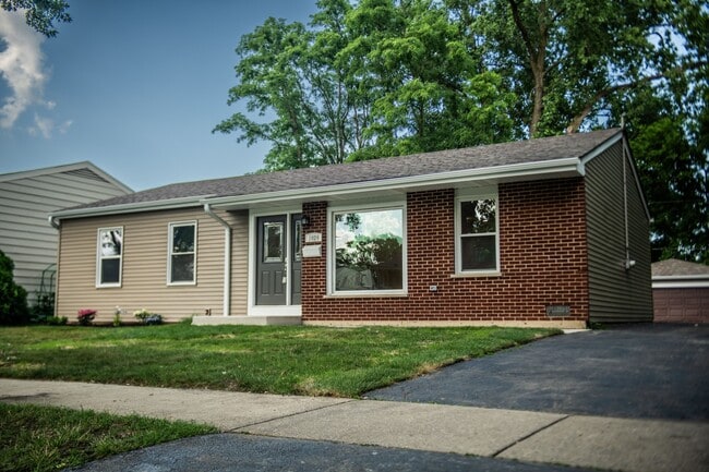 Primary Photo - 1028 Valley Stream Dr
