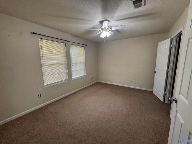 Building Photo - 358 Jasmine Dr