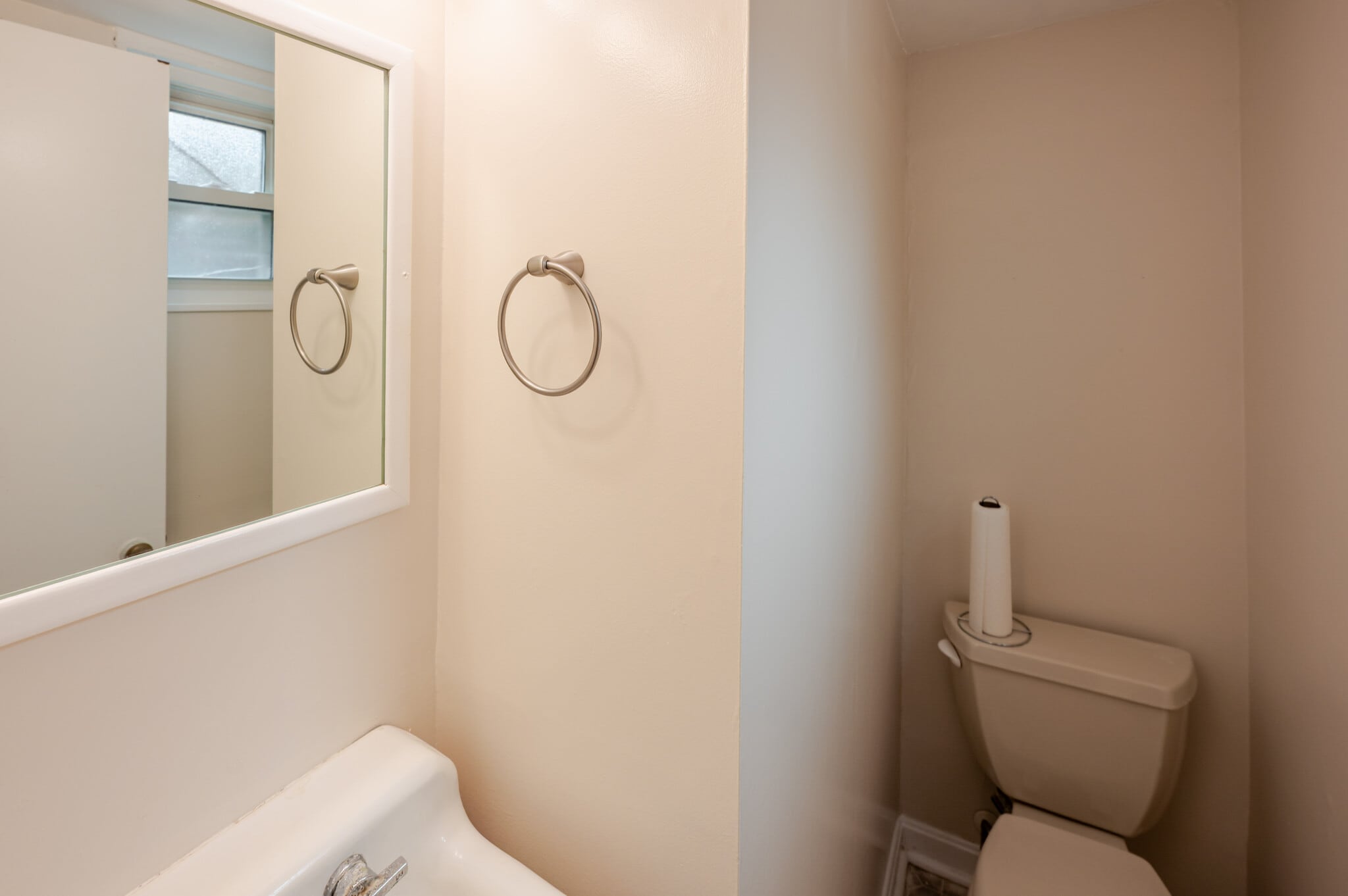 Building Photo - 5806 Flanders St