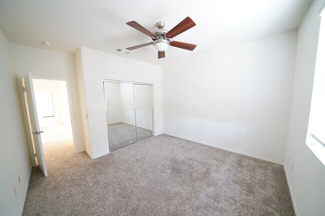 Building Photo - 28635 N Pietro Dr