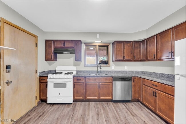 Building Photo - 3460 Hetzel Dr