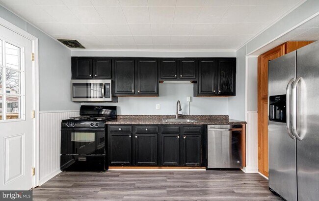 Building Photo - 2020 Dineen Dr