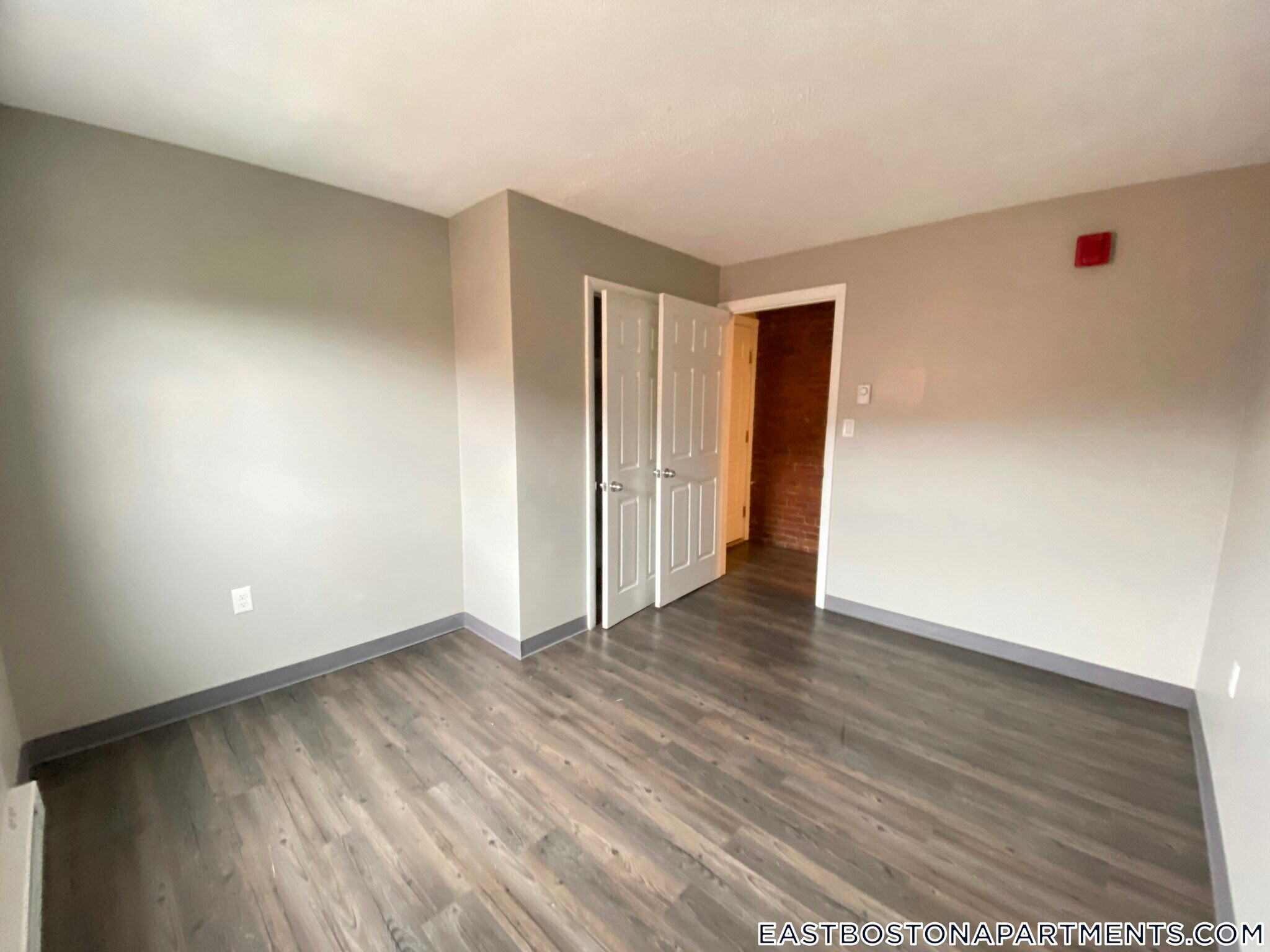 Building Photo - 300 Merdian St.