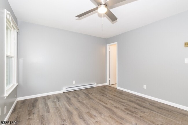 Building Photo - 190 Park St