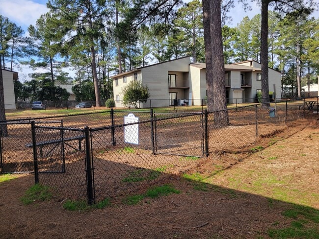 Building Photo - 803 Applewood Ln
