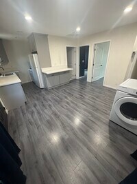 Building Photo - 8715 Burton St