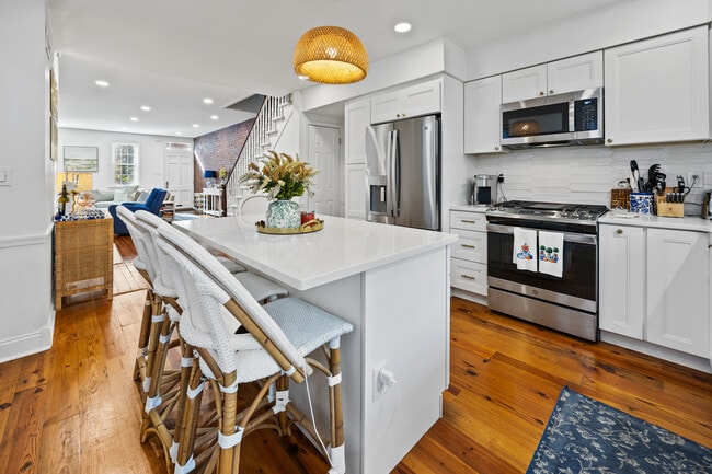 Building Photo - 2207 Lombard St