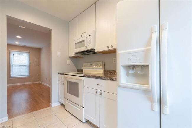 Building Photo - 420 Rennie Ct