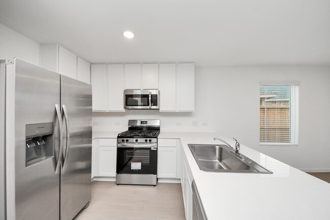 Building Photo - 3073 Fantasy Ter Dr