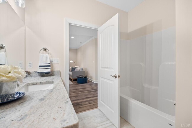 Building Photo - 157 Villa Oak Cir