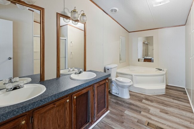 Building Photo - 183 Aquarius Rd