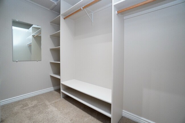Building Photo - 2511 W Teano Dr