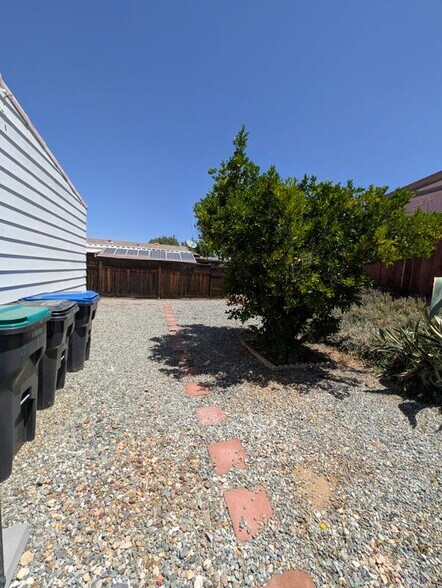 Building Photo - 26108 Fountain Palm Dr