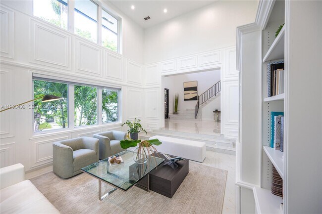 Building Photo - 7125 Los Pinos Blvd