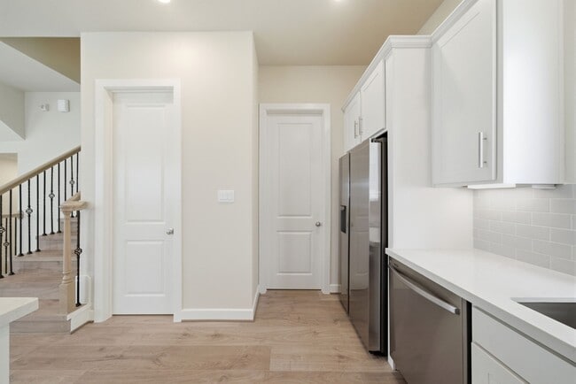 Building Photo - 3073 Hicks St