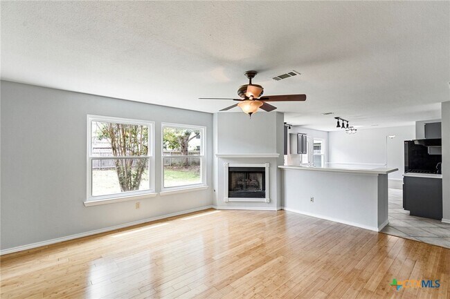 Building Photo - 410 Steeplechase Dr