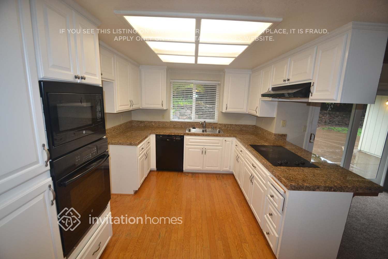 Building Photo - 1505 Lariat Loop