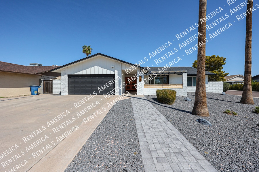 Building Photo - 1430 E Bell De Mar Dr