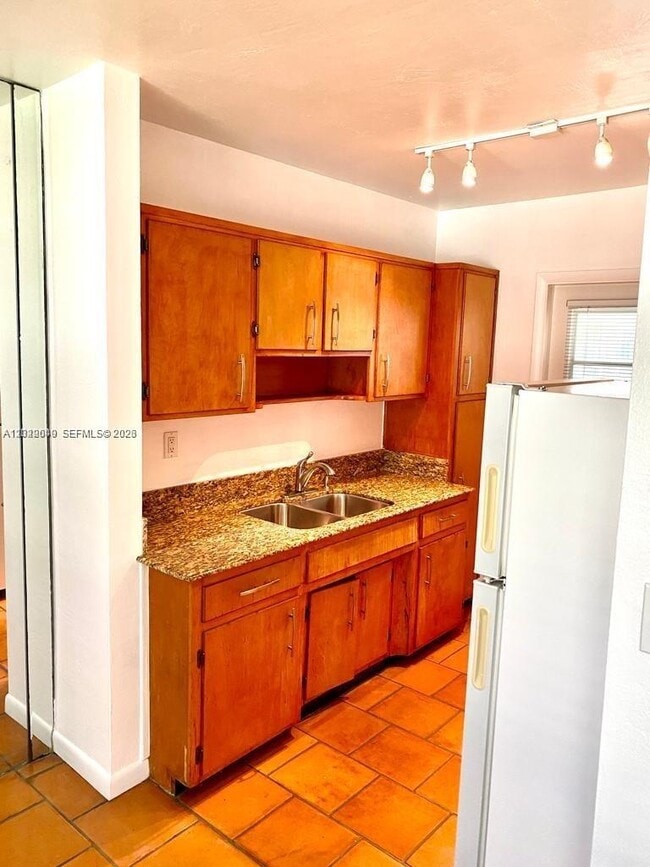 Building Photo - 6565 Santona St