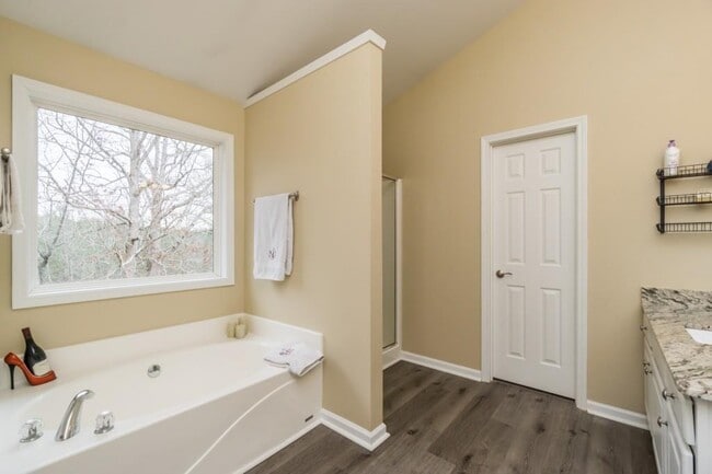 Building Photo - 8860 Penbrooke Ct