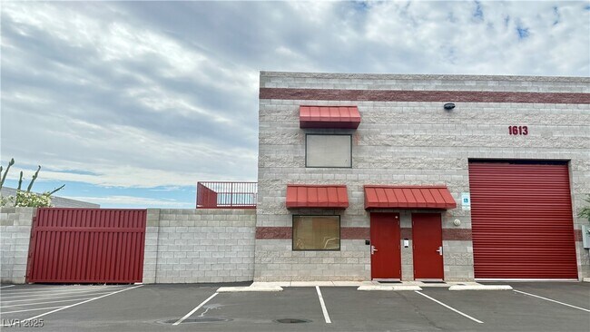 Primary Photo - 1613 Carse Dr