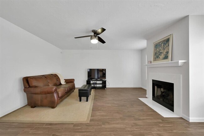 Building Photo - 26907 Castlecliff Ln